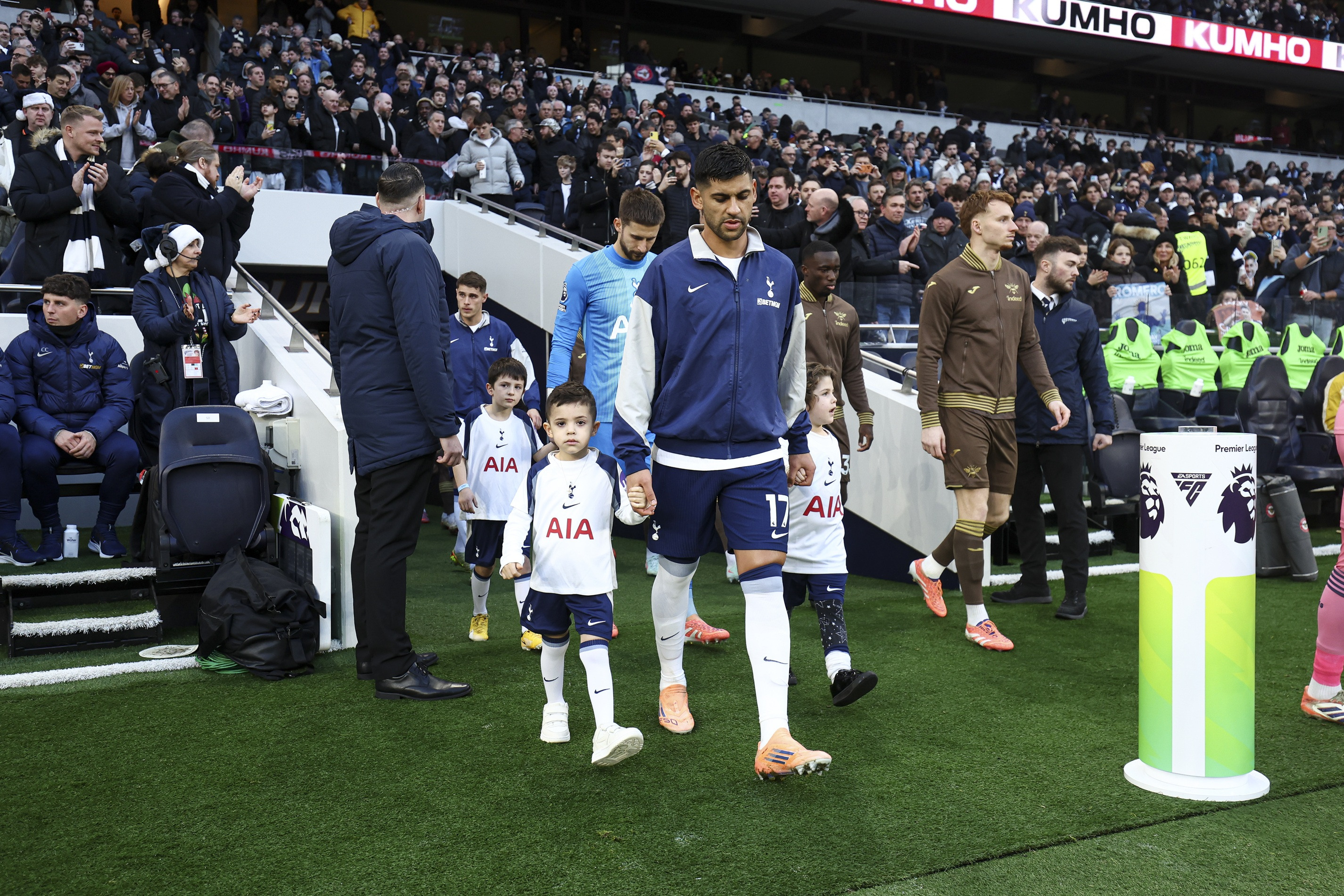 Arabella Right with Cristian Romero